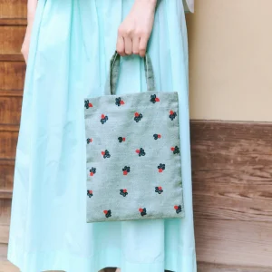 minä perhonen x Hobonichi Tote Bag - light berry (Green)